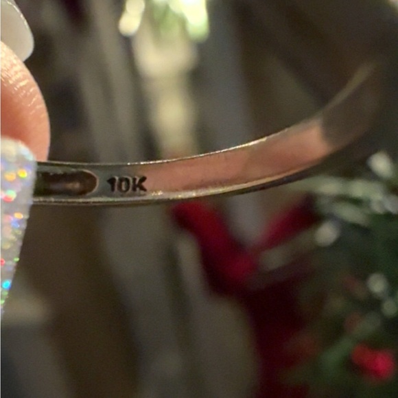 10k silver diamond ring, size 6.5 - Picture 3 of 4